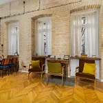 Aviator Loft - Downtown Opera