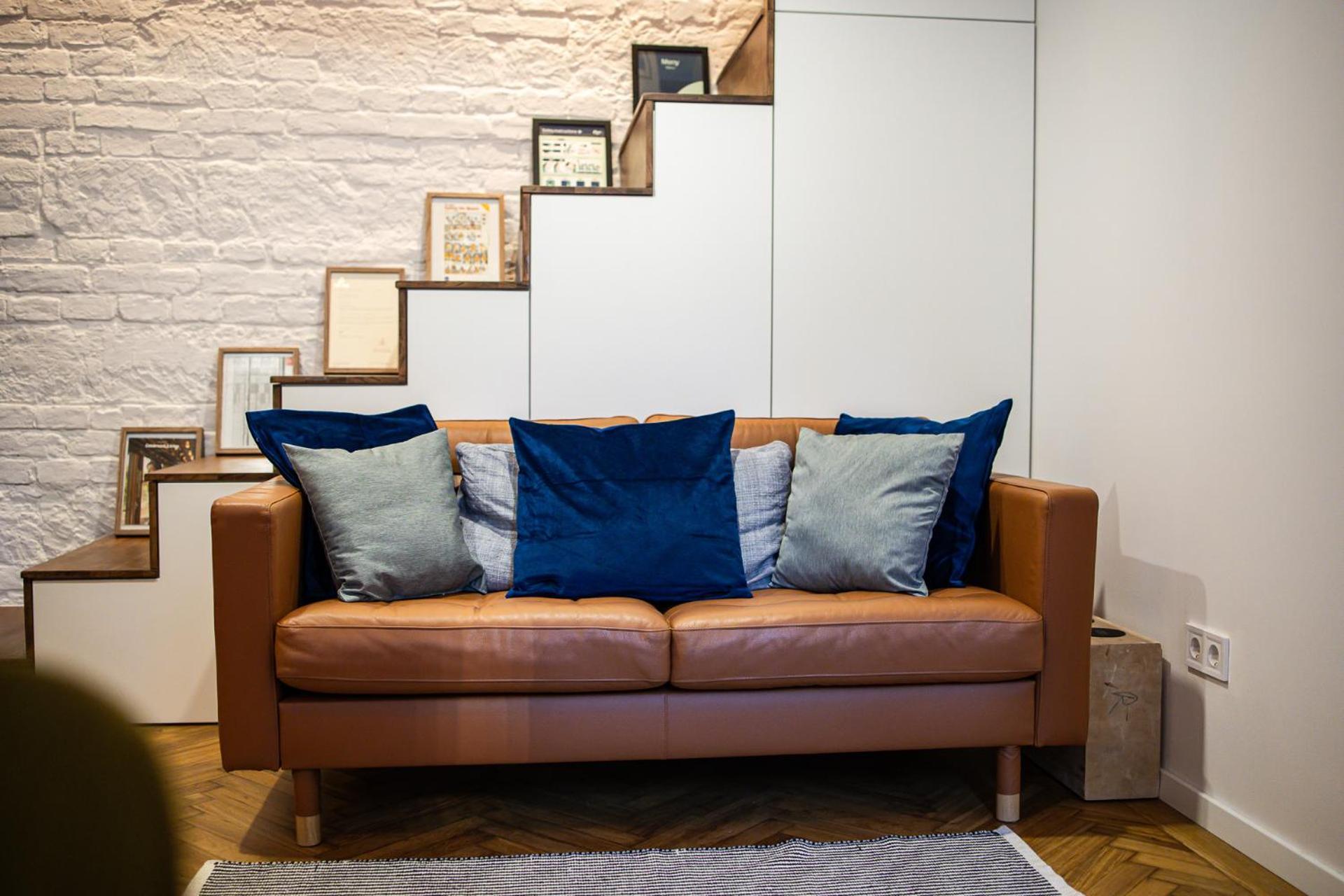 Aviator Loft - Downtown Opera Apartment *